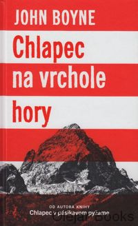 Chlapec na vrchole hory