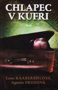 Chlapec v kufri