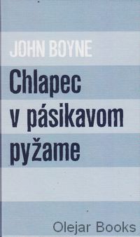 Chlapec v pásikavom pyžame